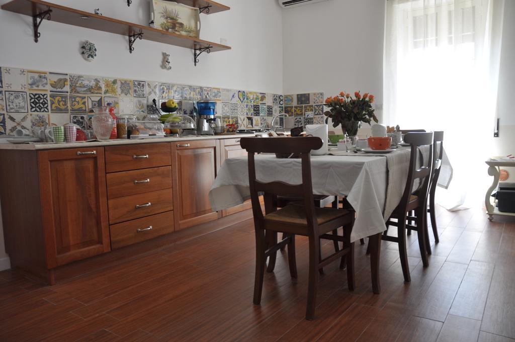 Bed and Breakfast Le Stanze Di Rebecca Рим Экстерьер фото